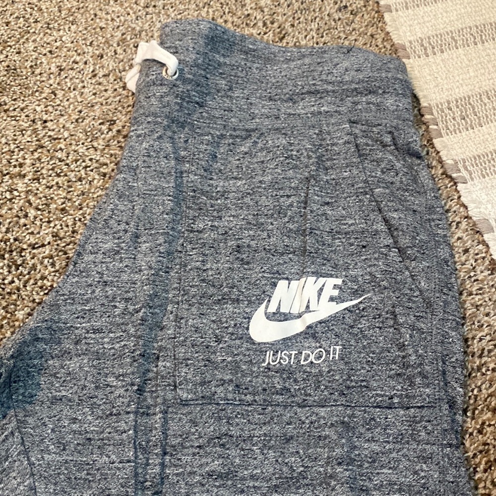 nike heathered grey joggers